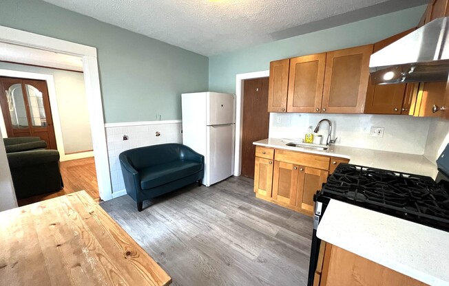 2 beds, 1 bath, 1,055 sqft, $2,180, Unit 2/F