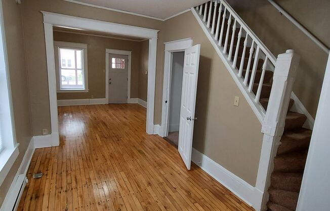 2 beds, 1 bath, 790 sqft, $1,290, Unit 705 Conway St