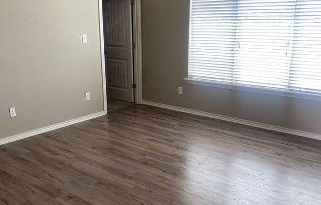 Self Showing - 4 bed 2 bath Move In Ready in Frenship ISD