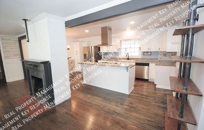1108 BERWICK TRL