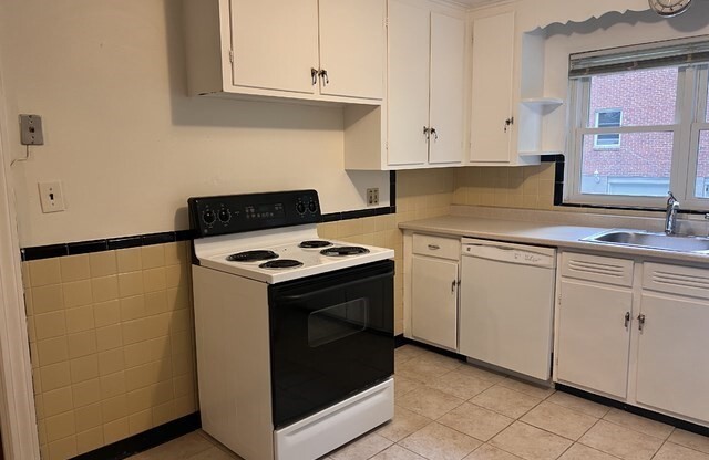 3 beds, 1 bath, 1,500 sqft, $3,250, Unit 115