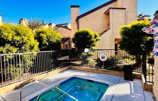 1 bed, 1 bath, $2,150, Unit E3