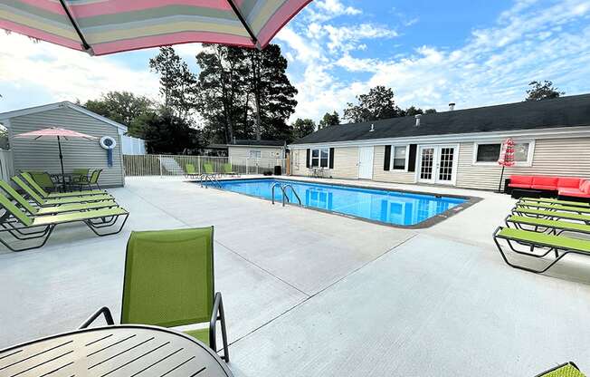 sundeck at Rolling Pines apartments
