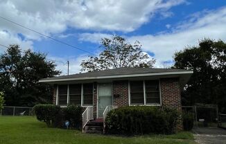 3 beds, 1 bath, $795