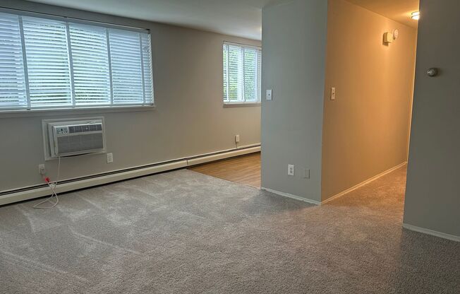 1 bed, 1 bath, 578 sqft, $1,360, Unit E06