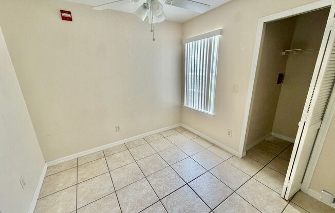2 beds, 1 bath, $1,495, Unit r2550n3103