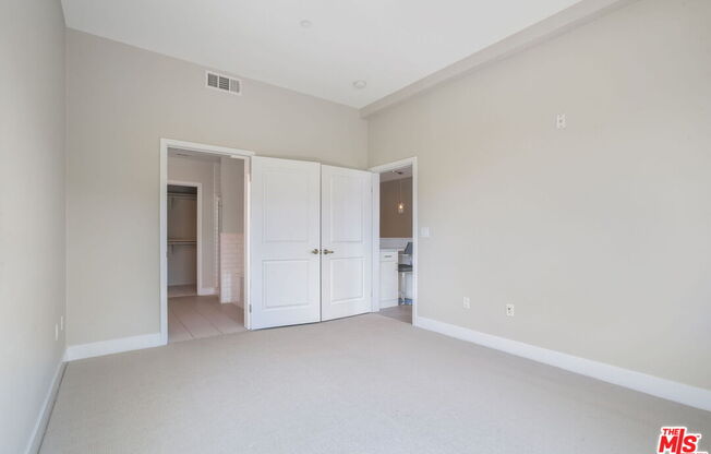 13337 Beach Ave