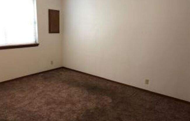 2 beds, 1 bath, 700 sqft, $700, Unit 510-3