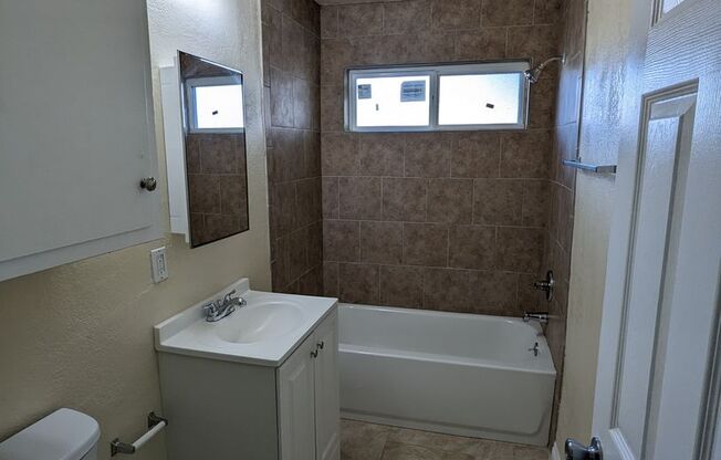 2 beds, 1.5 baths, 925 sqft, $1,850, Unit 02N