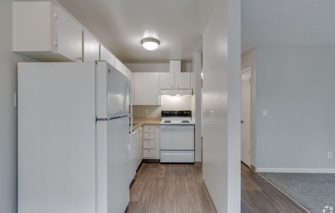 1 bed, 1 bath, 700 sqft, $1,175, Unit 34