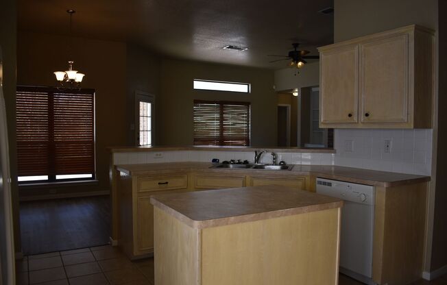 3 beds, 2 baths, $1,595