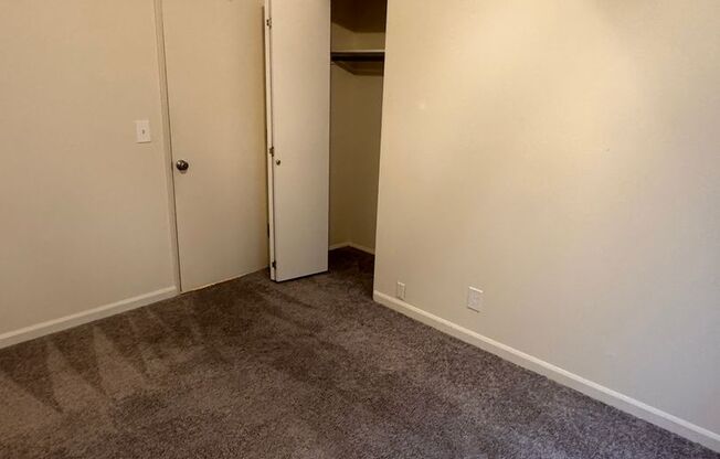 1 bed, 1 bath, 400 sqft, $995, Unit 319