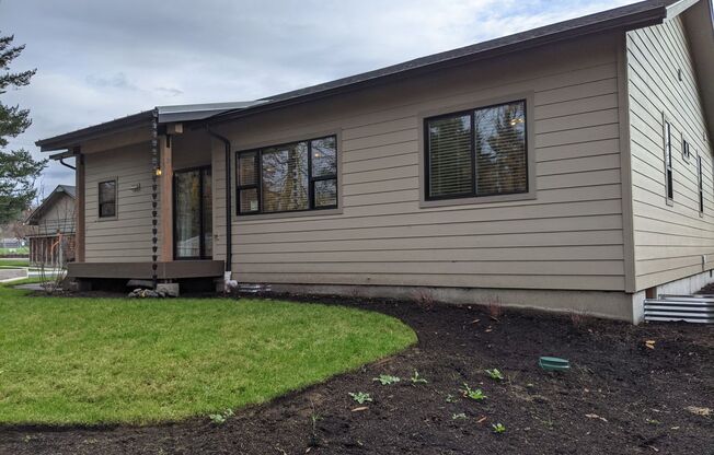 Gorgeous 2-Bedroom, 2-Bath Home In Eugene!