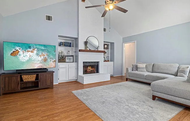 13 LEVERWOOD CT