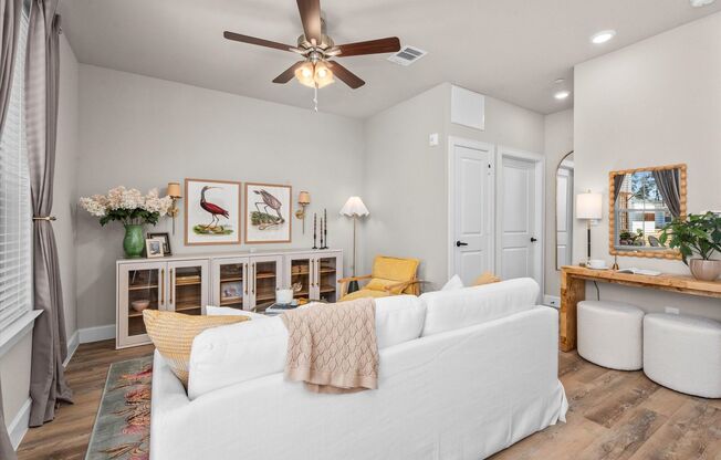 1 bed, 1 bath, 644 sqft, $1,425, Unit 4002