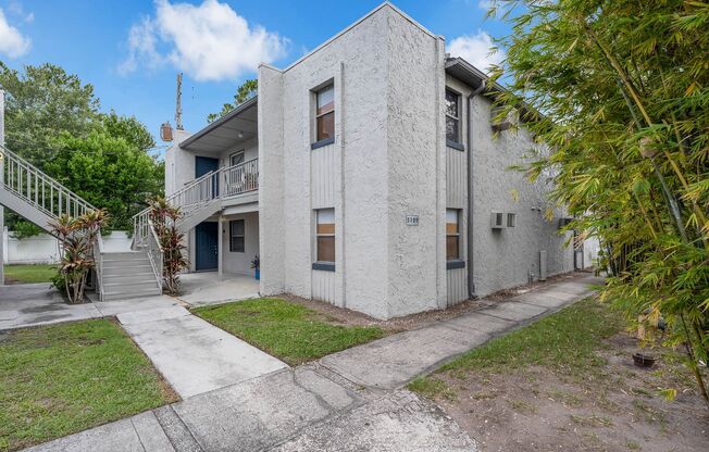 1BD/1BA Apartment off Curry Ford in Henley Park Apartments!
