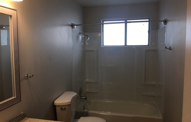 2 beds, 1 bath, $1,325, Unit 1395Stardust-7