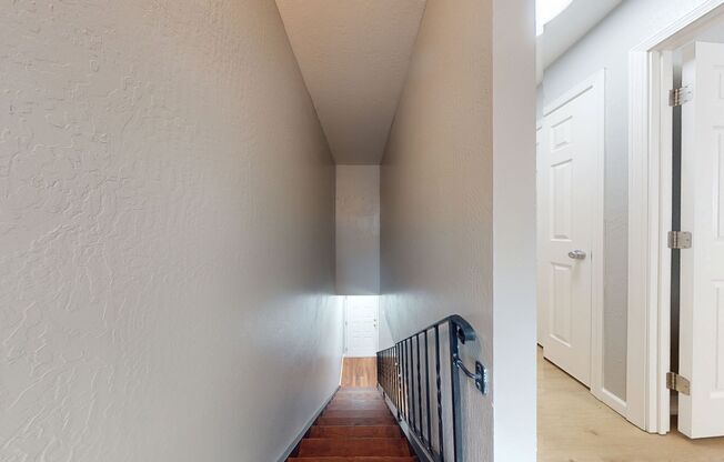 2 beds, 1 bath, 750 sqft, $2,450, Unit 620-6