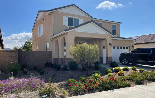 GORGEOUS NEW BUILD WITH SOLAR IN HEMET!