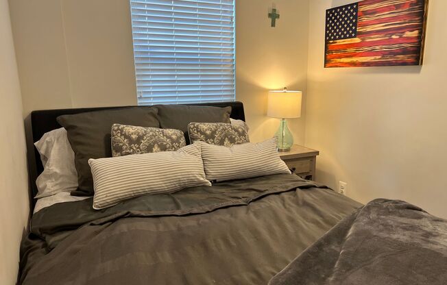 Beautiful 3 BR / 3.5 BA Townhome in Avondale Ridge!