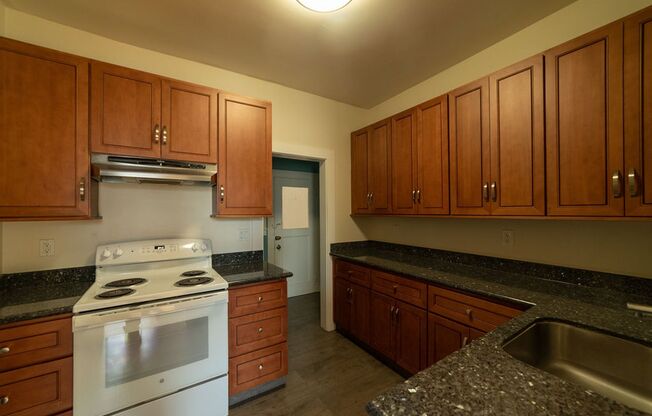 1 bed, 1 bath, $2,470, Unit 11