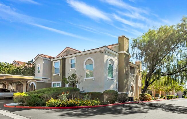 Fully Furnished/Great location 3 bedrooms 2  bath, community pool/gated in south summerlin area