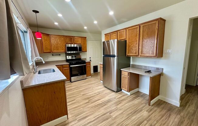 Bright Castro Valley 2 Bedroom 1 Bath!