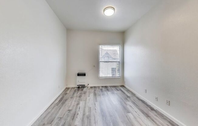 646 FOOTHILL BLVD
