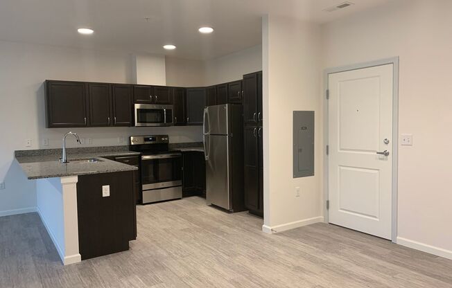3 beds, 2 baths, 1,344 sqft, $1,665, Unit 226