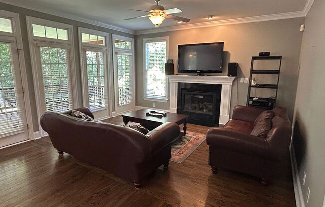 4 Bed | 2.5 Bath Furnished House in Morrisville with Lawncare included