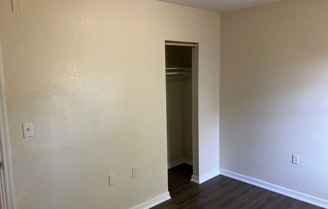 2 beds, 1 bath, $1,650, Unit Gordon Street Apartments