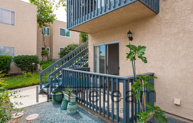 2 BR/ 2 BA  862 SQFT Spring Valley Condo ***500.00 off move in ***