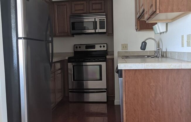 2 beds, 2 baths, $1,100, Unit UNIT 511