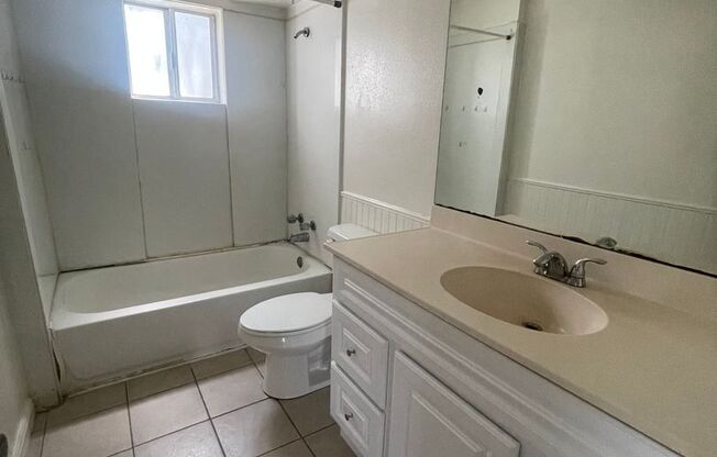 3 beds, 1 bath, $1,550