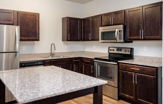 2 beds, 2 baths, 1,008 sqft, $1,730, Unit 232