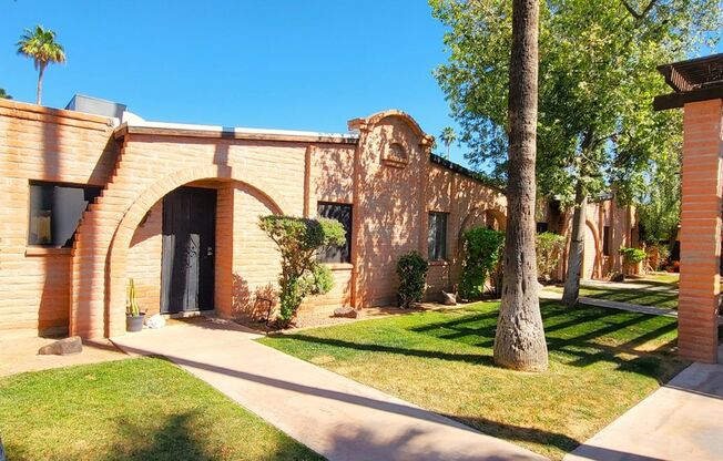 LOVELY CENTRAL PHOENIX TOWNHOME READY TO RENT!!!