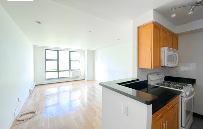 1 bed, 1 bath, $2,495, Unit 4D