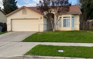 NORTH MERCED 3 BED 2 BATH HOME AVAILABLE NOW!!