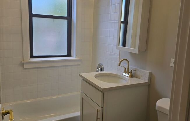 Studio, 1 bath, 250 sqft, $1,100, Unit 202