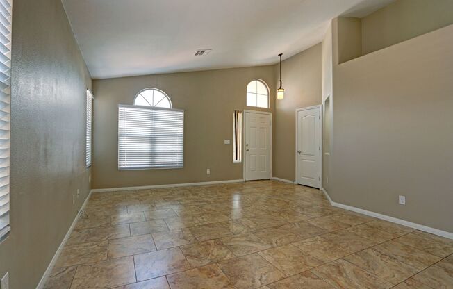 WONDERFUL HOME LOCATED IN DESIRABLE NORTH WEST.