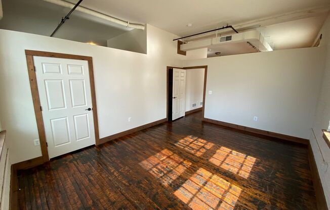 2 beds, 1.5 baths, 1,092 sqft, $1,425, Unit 700 Linden Ave Apt 303