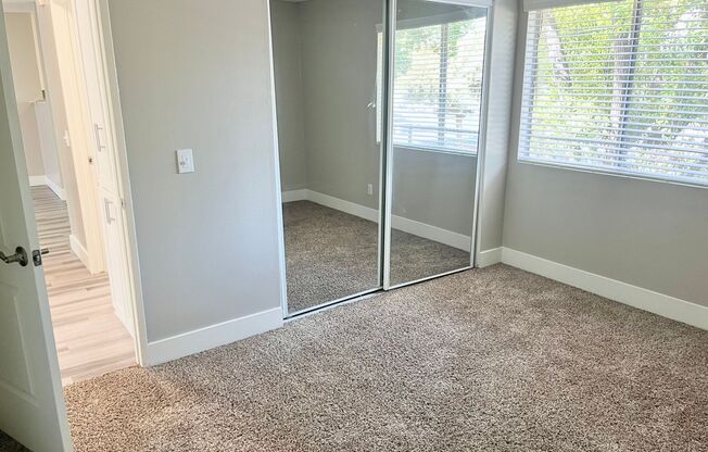 2 beds, 1 bath, 896 sqft, $1,995, Unit 102