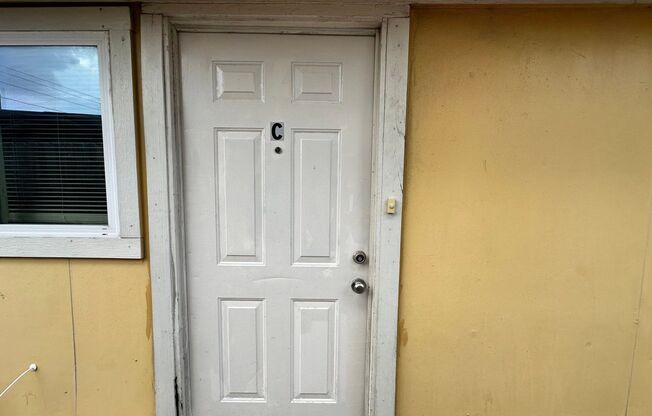 1 bed, 1 bath, 400 sqft, $650