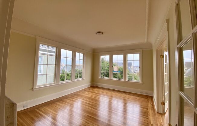 1BR/1BA Penthouse Level Pacific Heights Stunner! Views!!!!  1,220sqft!!  PROGRESSIVE