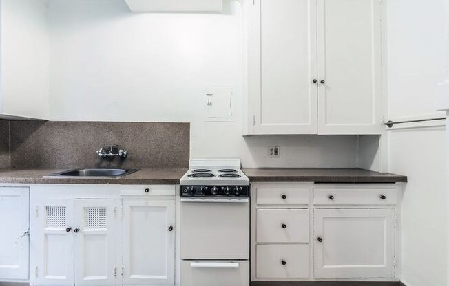 Studio, 1 bath, 400 sqft, $1,350, Unit 01 - 317