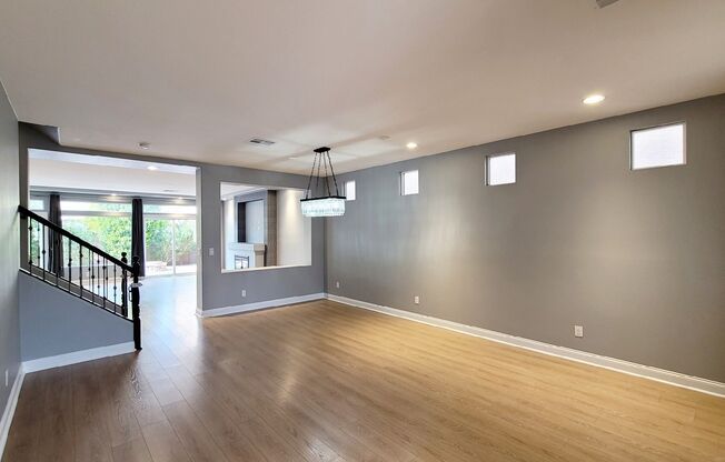 5464 Tartan Hill Ave - 4 bedrooms , 2.5 bathrooms, 2890 SQFT