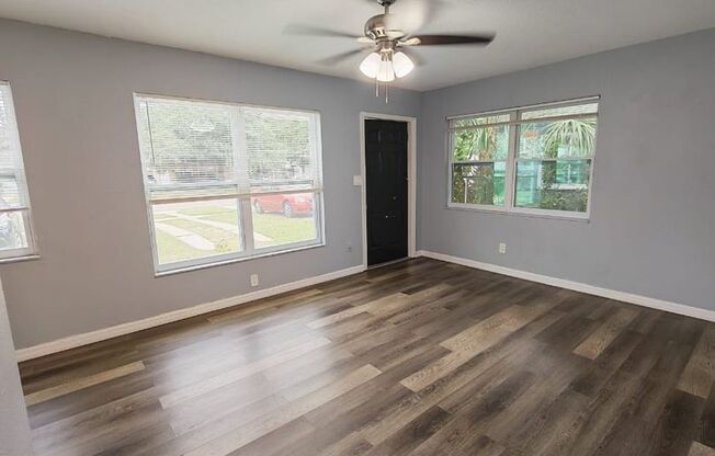 Charming 2-Bedroom Duplex Near Fossil Park – Comfort, Convenience & Culture!