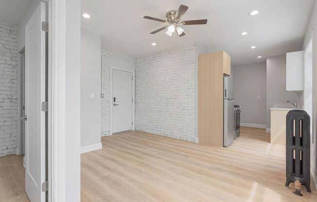 1 bed, 1 bath, 372 sqft, $1,695, Unit 1631-2E