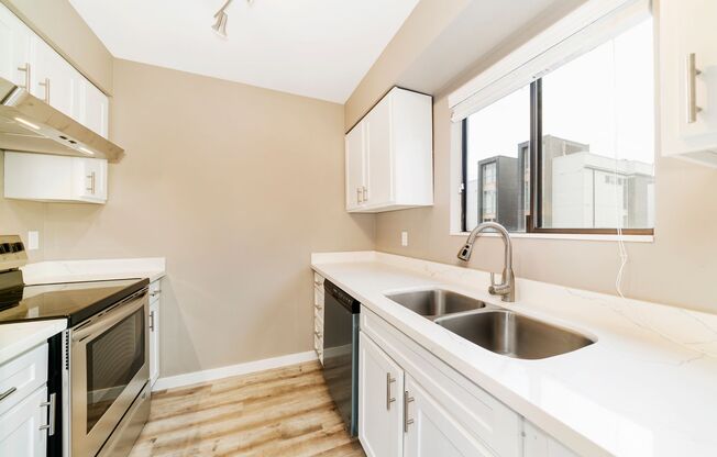 Alki 12 Apartments