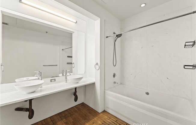 1 bed, 2 baths, 1,189 sqft, $4,500